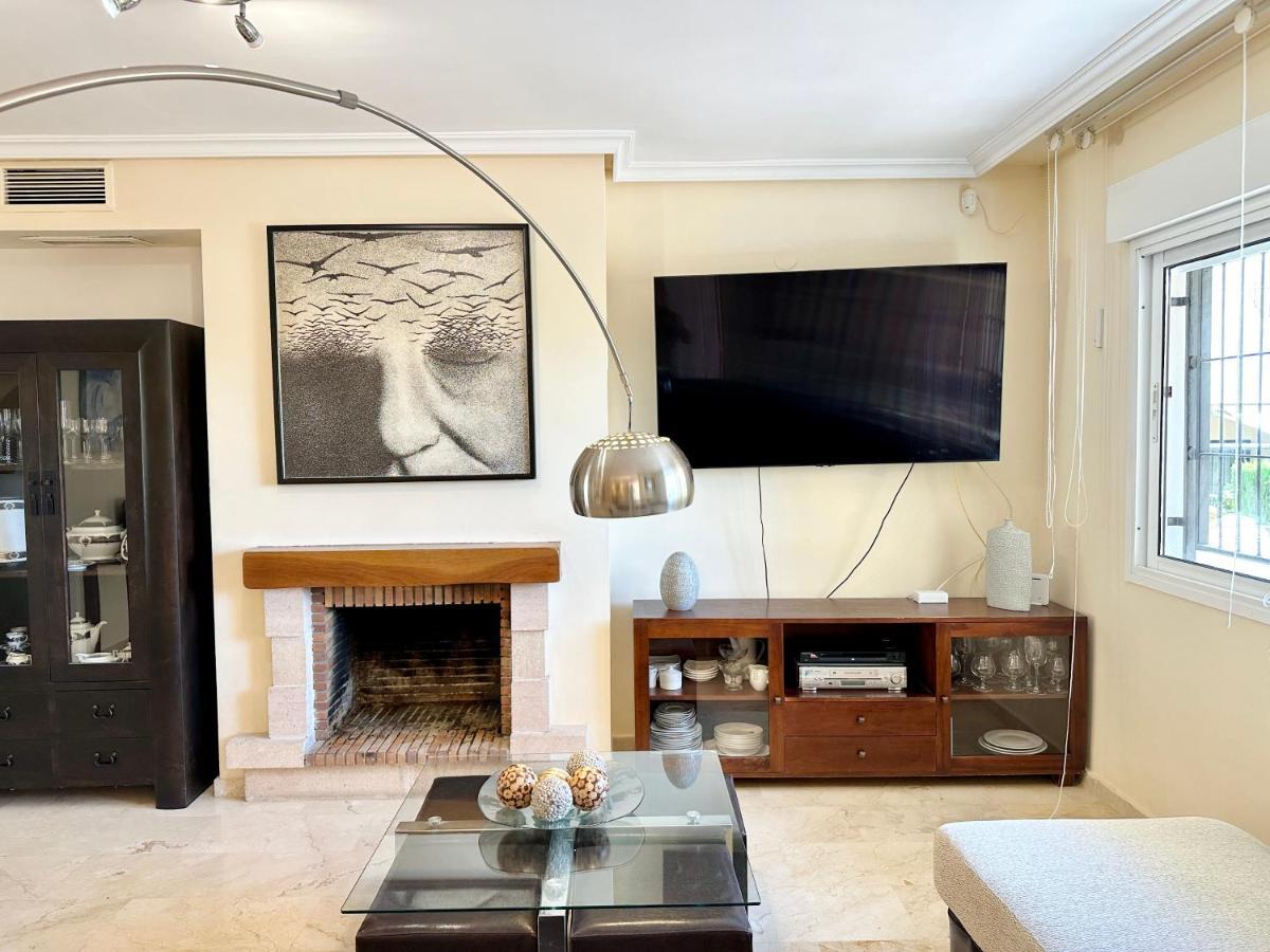 El Arenal Townhouse By The Beach With Swimming Pool - Eaw Homes Marbella Exterior photo